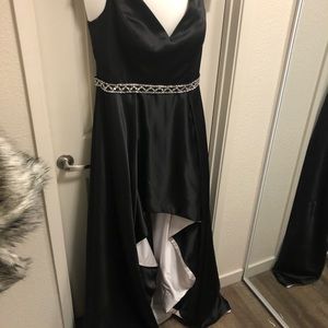 Back lacing hi-lo elegant dress.